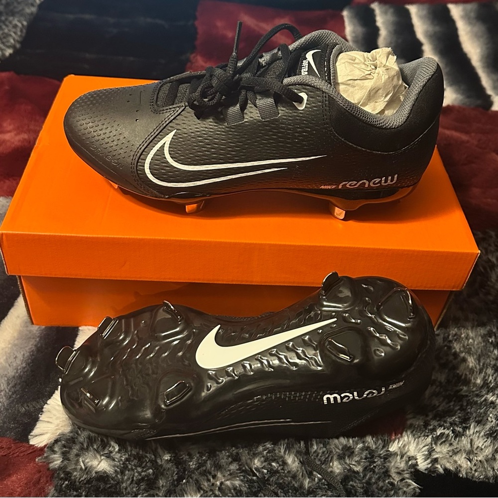 Nike Softball Shoe
